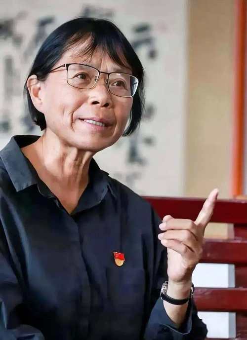 新澳门2025年开奖记录和张桂梅的第15次送考与张桂梅连续11年送考从未缺席