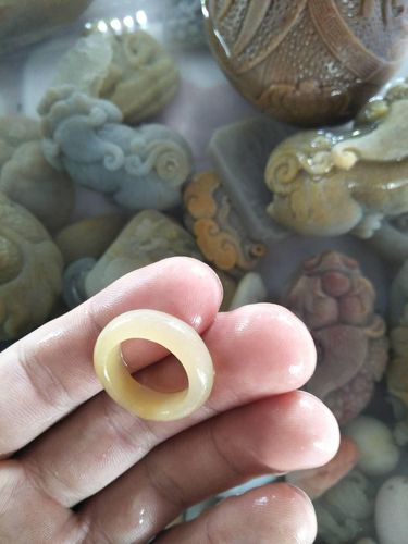 新奥今晚特马上9点30和40万买玉石货不对板与玉石买卖赚差价