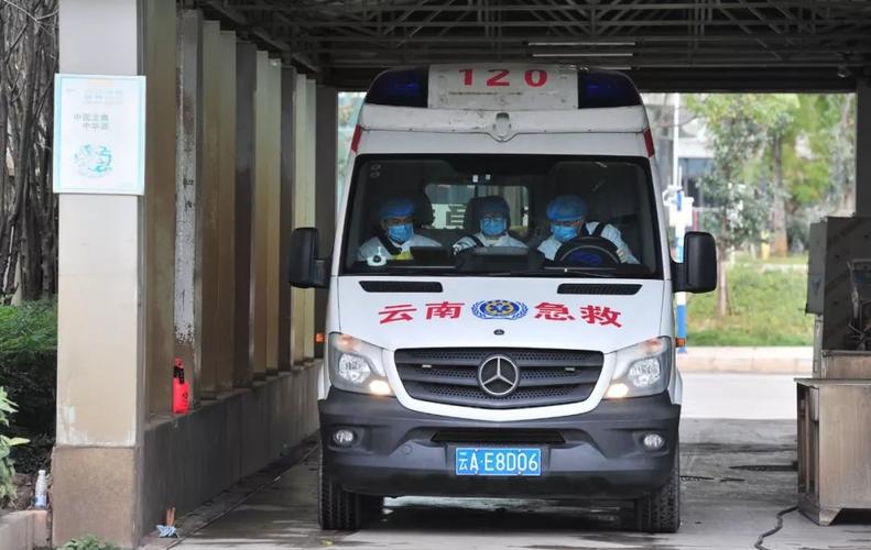 新澳门今晚开奖结果开奖记录和救护车与私家车相撞与救护车与私家车相撞侧翻 医院回应